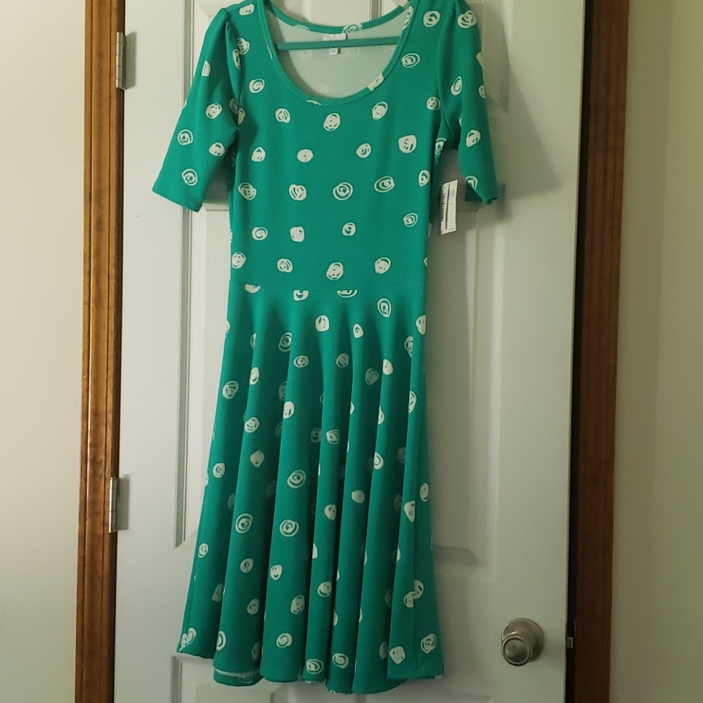 LulaRoe NWT Nicole Dress Size Medium